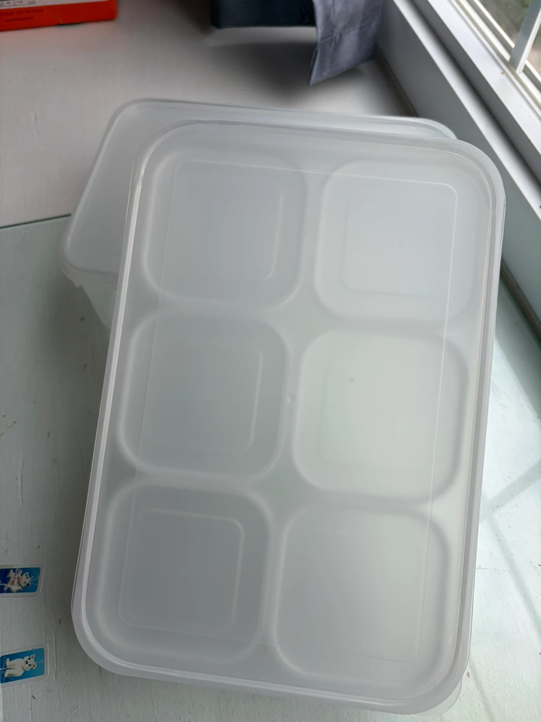 Two set of clear food storage containers