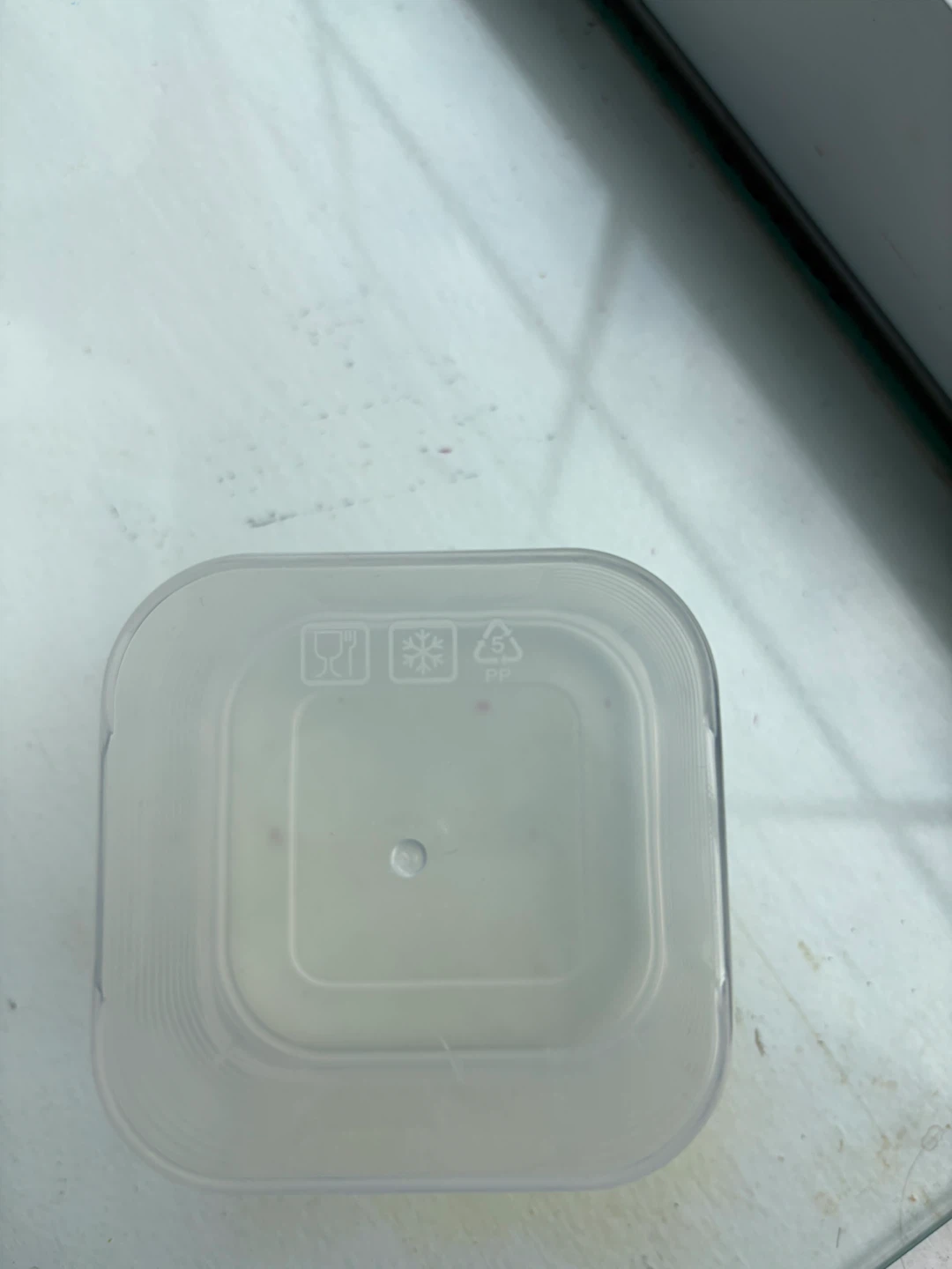 Two set of clear food storage containers - photo 2