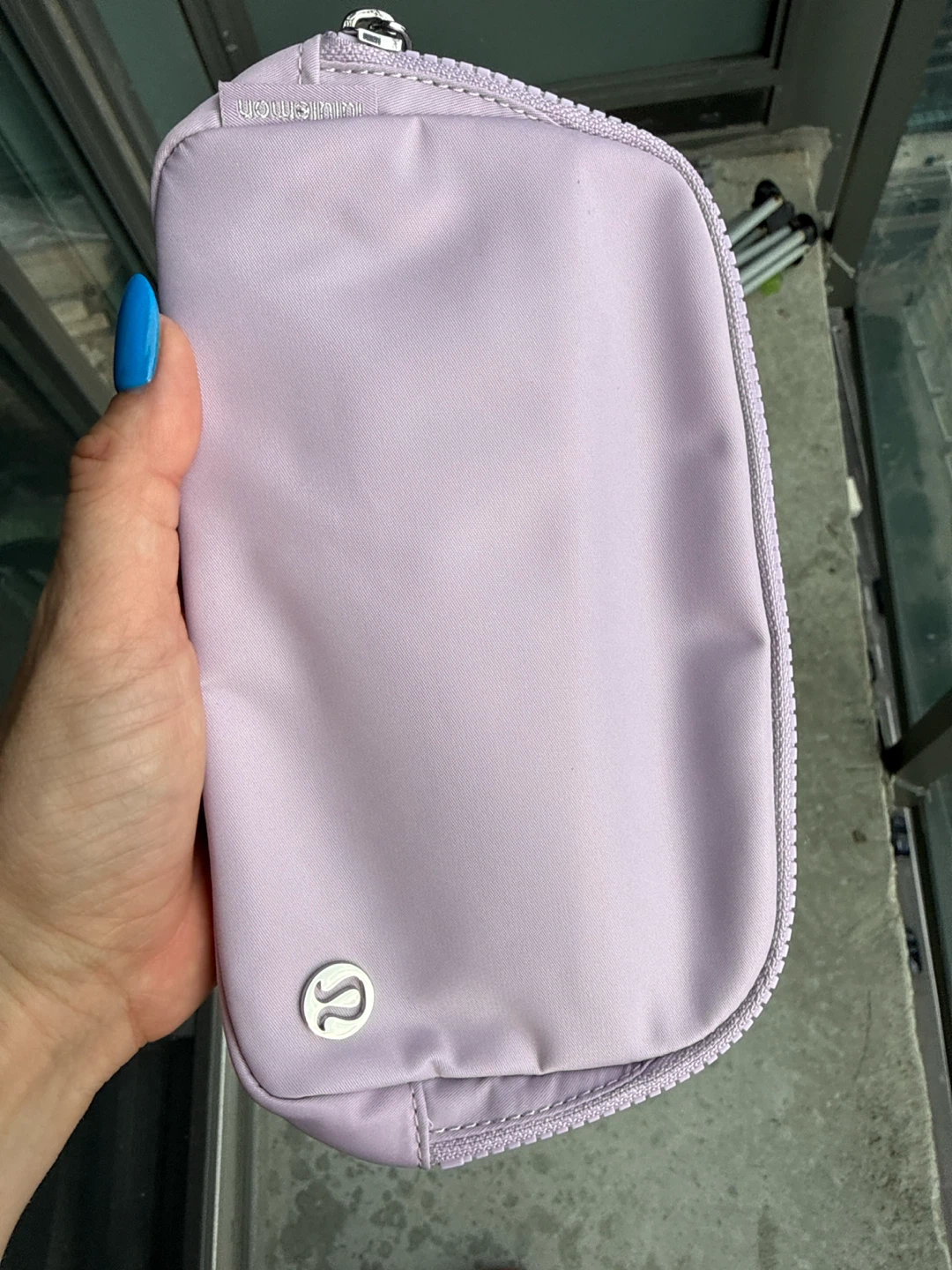 Lululemon Everywhere Belt Bag - photo 2
