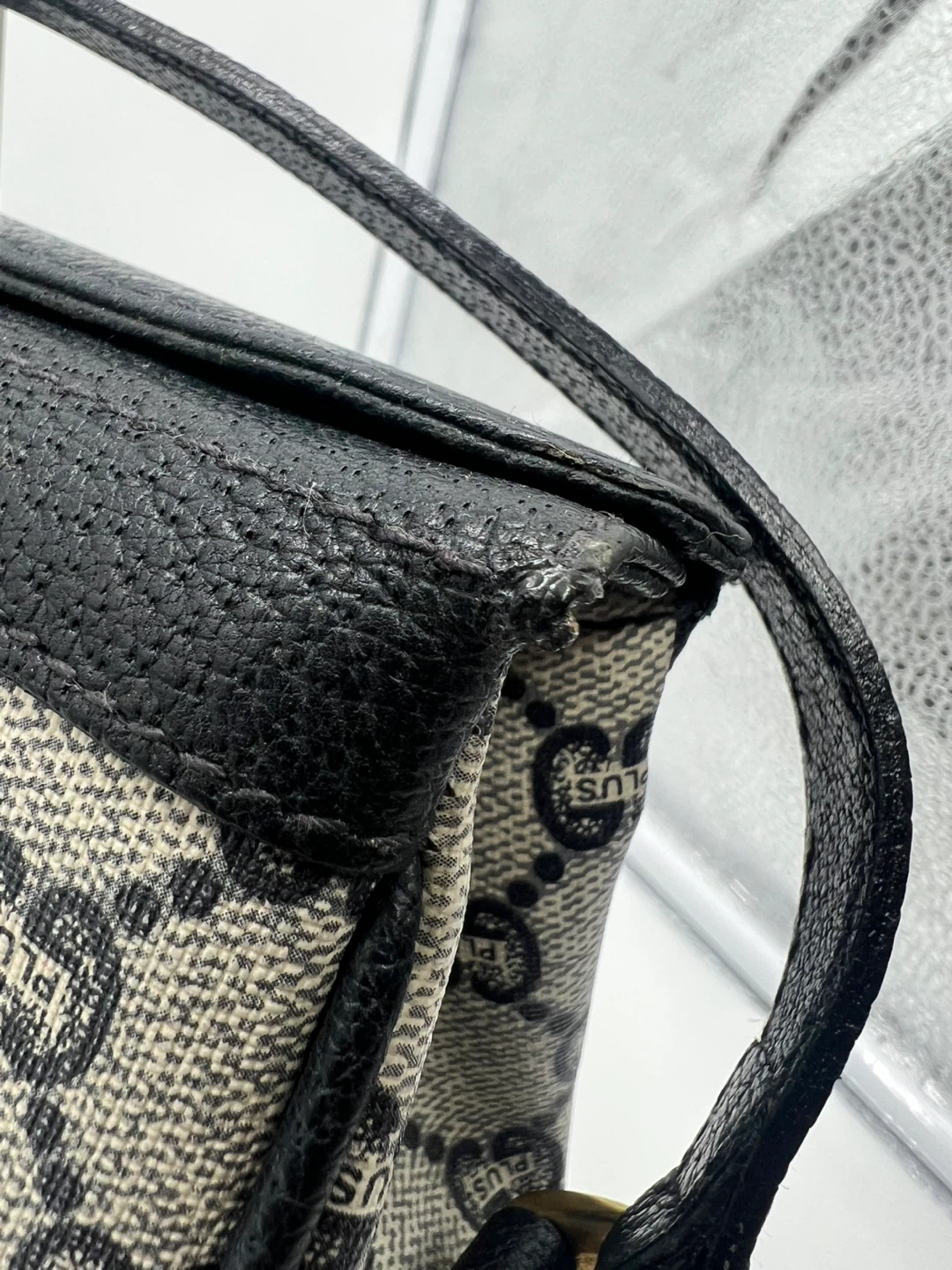 Gucci Plus Vintage Monogram Blue Coated Canvas Crossbody Bag - photo 4