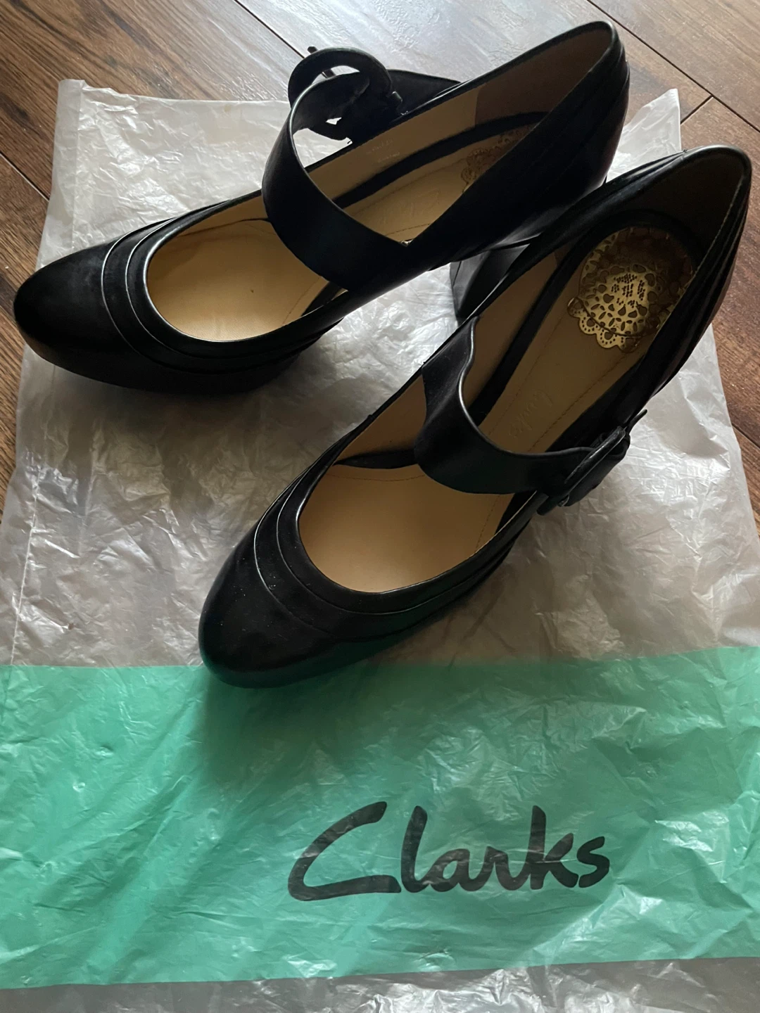 New size 8 Active Air Clarks pumps