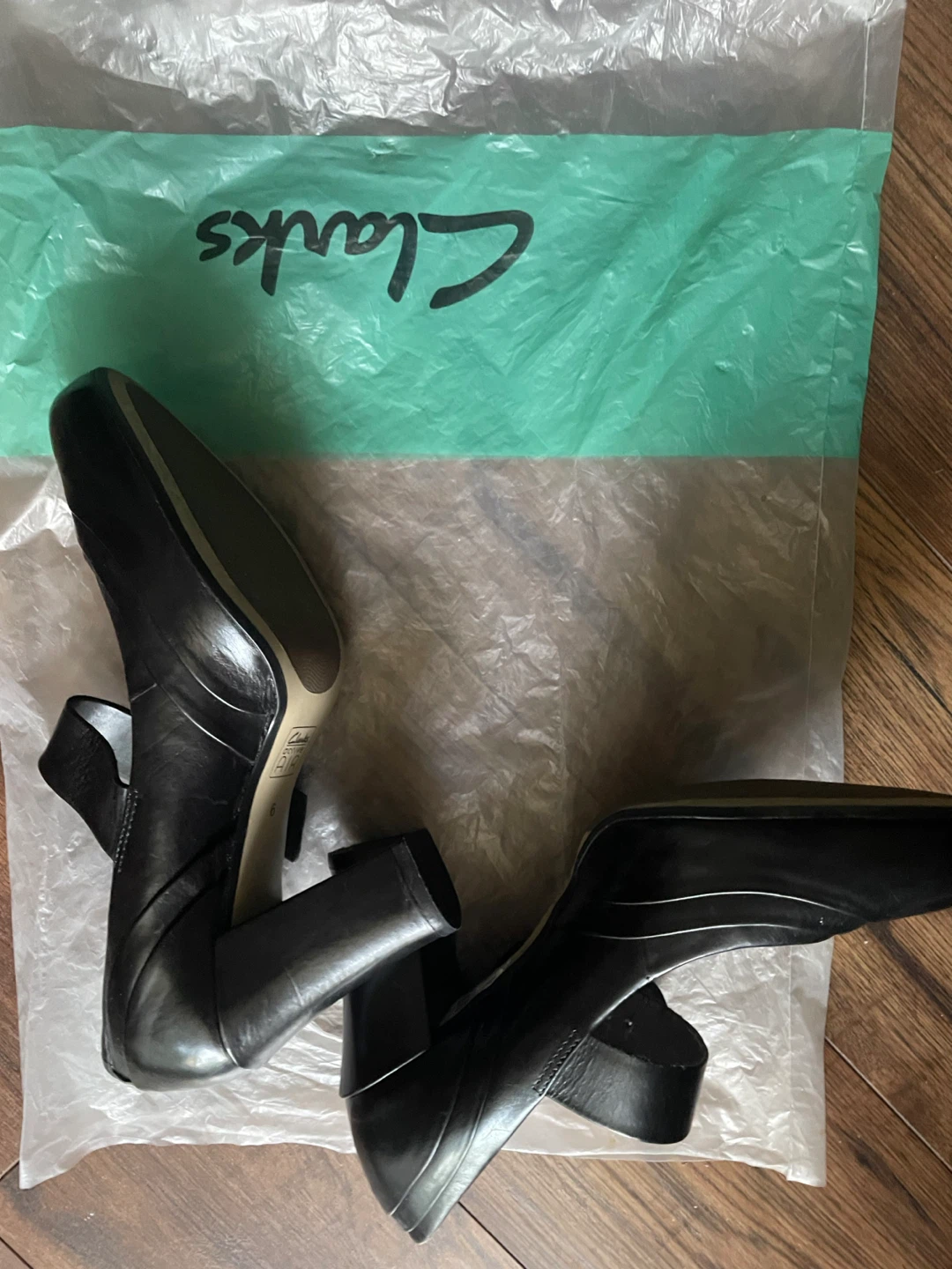 New size 8 Active Air Clarks pumps - photo 3
