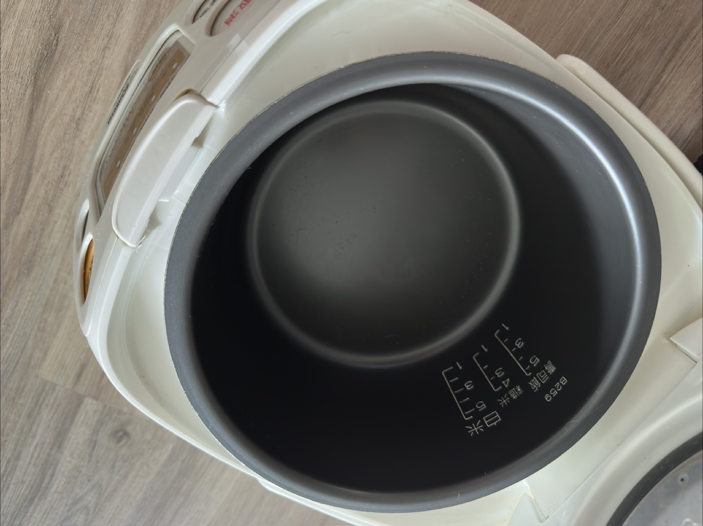 Zojirushi NS-WXF10 Micom Rice Cooker - photo 2