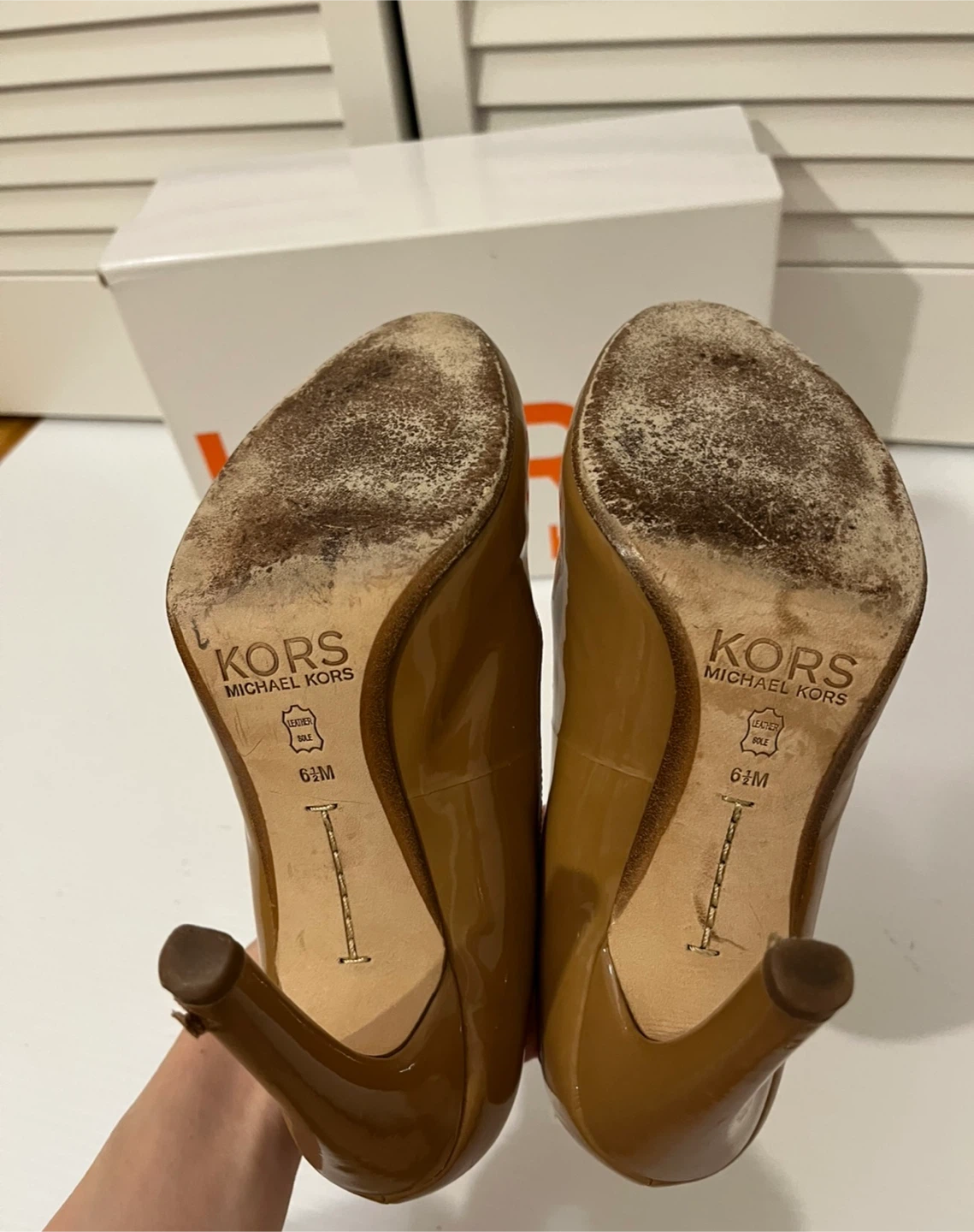 $300 KORS COLLECTION heels for $15! Tan Patent Leather Heels - photo 5