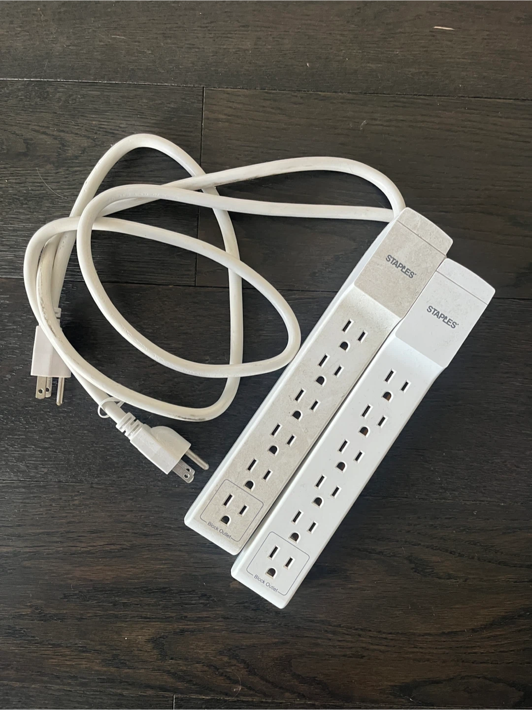 2 Staples 6 Outlet Surge Protector