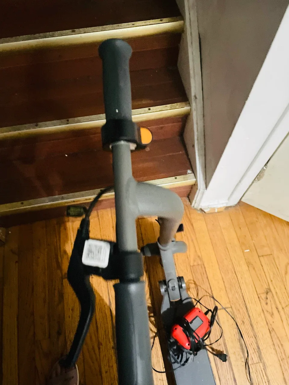 Ninebot E-Scooter charger is not original - photo 3