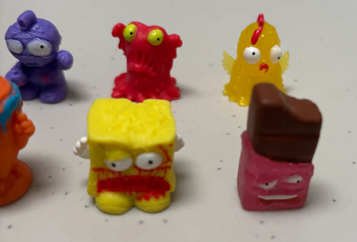 Set of 8 Trash Pack Figurines - photo 3