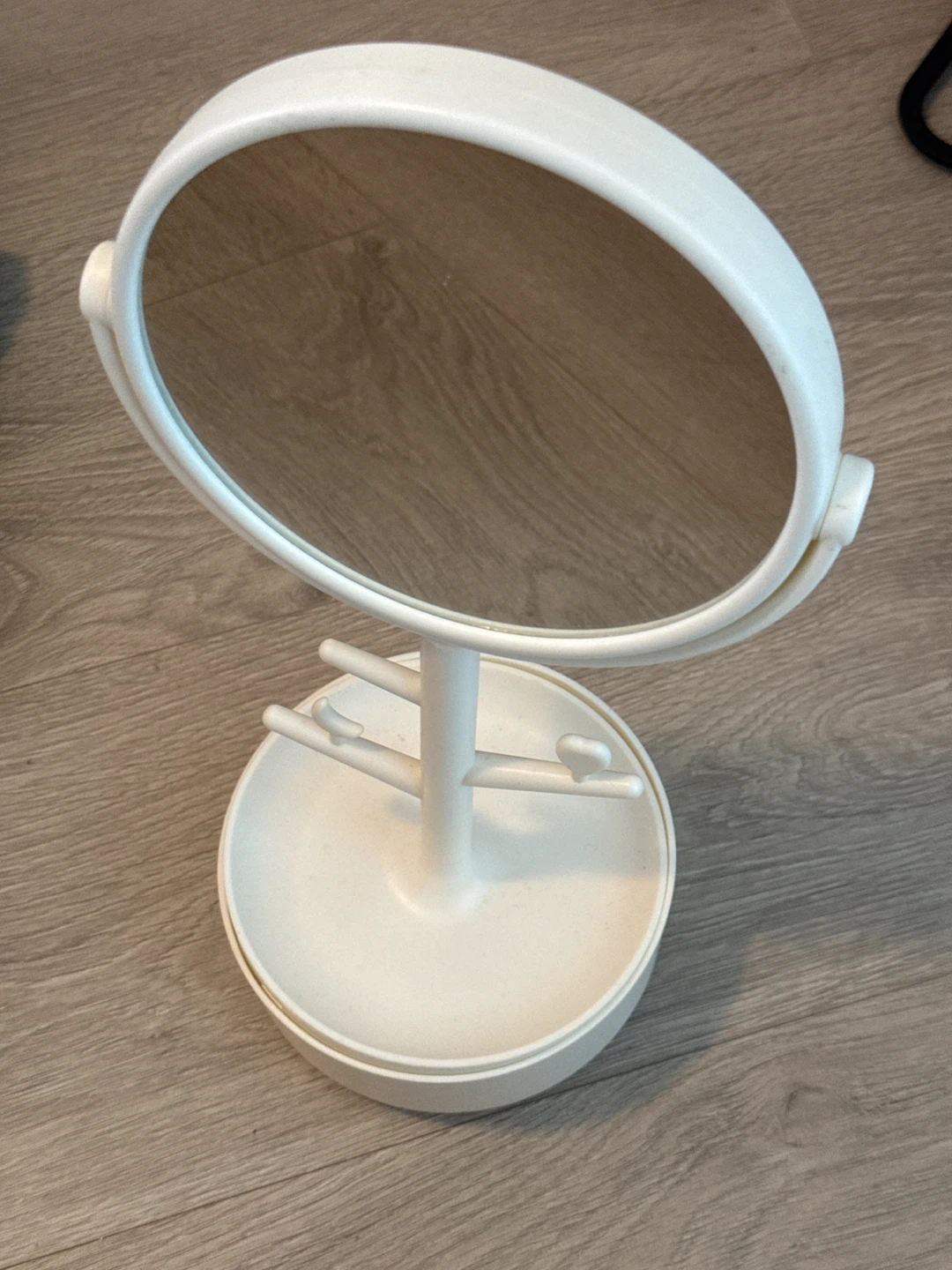 White Vanity Mirror with Jewellery Storage