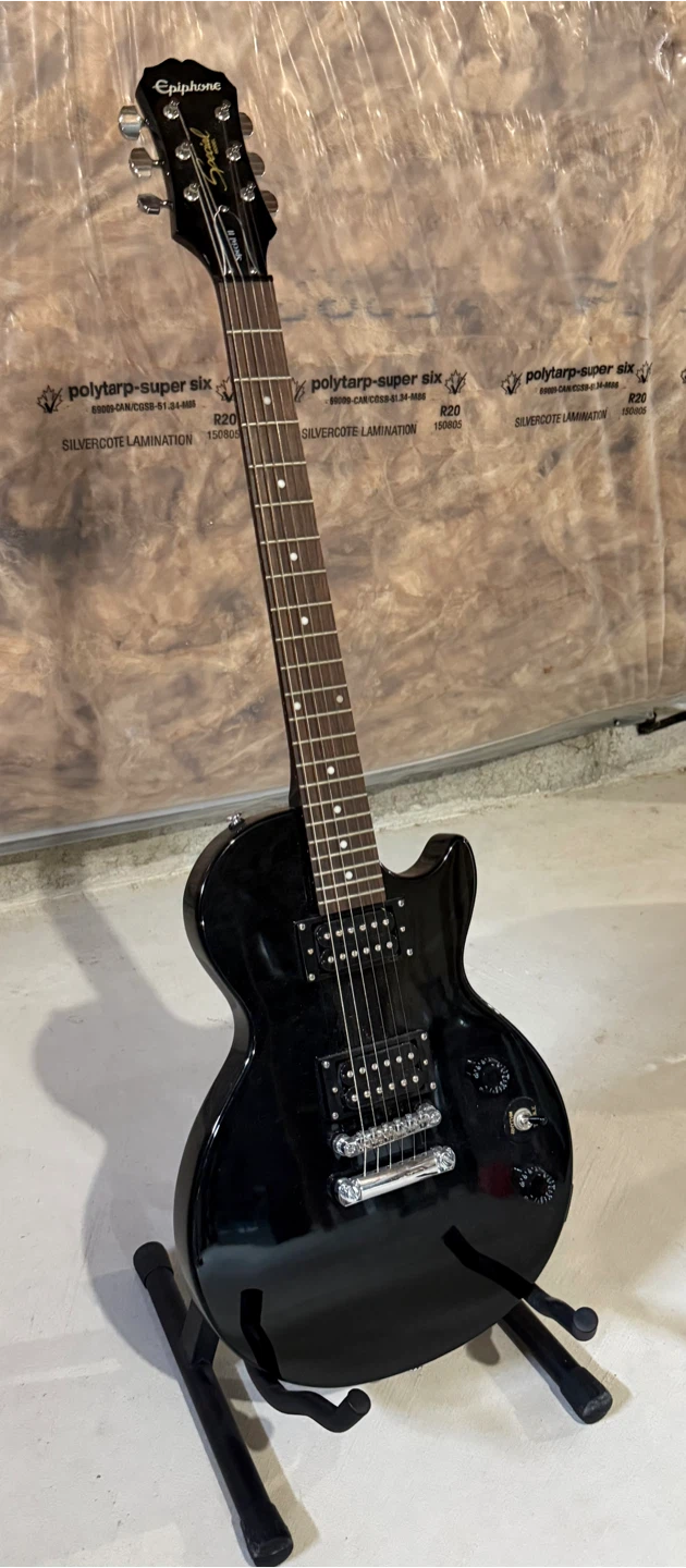 Epiphone Les Paul Special ii guitar + bag + stand