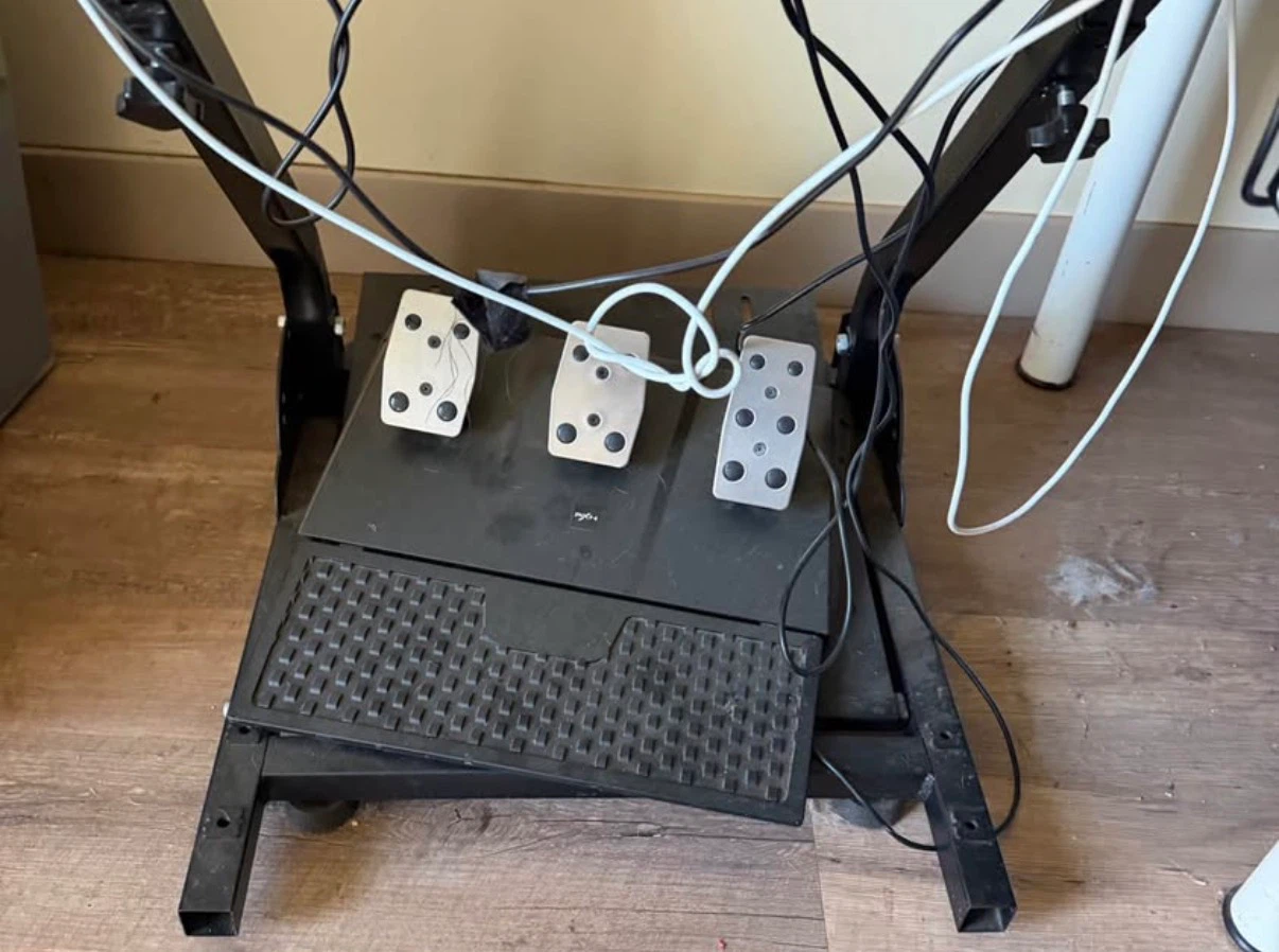 PXN Racing Wheel and Pedal Setup - photo 4