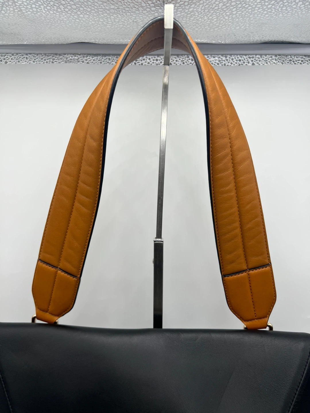 Stuart Weitzman Leather Envelope Fold Shoulder Bag - photo 2