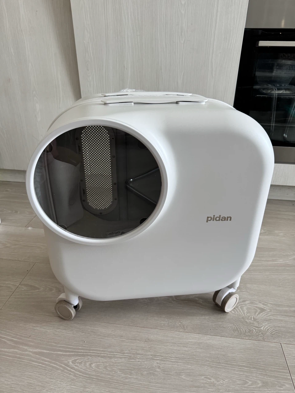 Pidan Pet Travel Carrier on Wheels