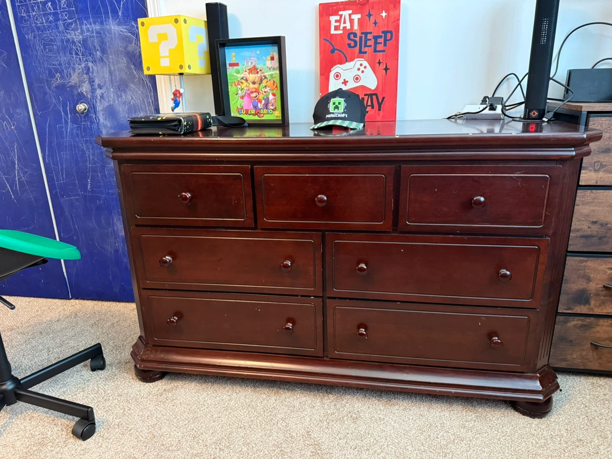 Dark Wood 7-Drawer Dresser - photo 2