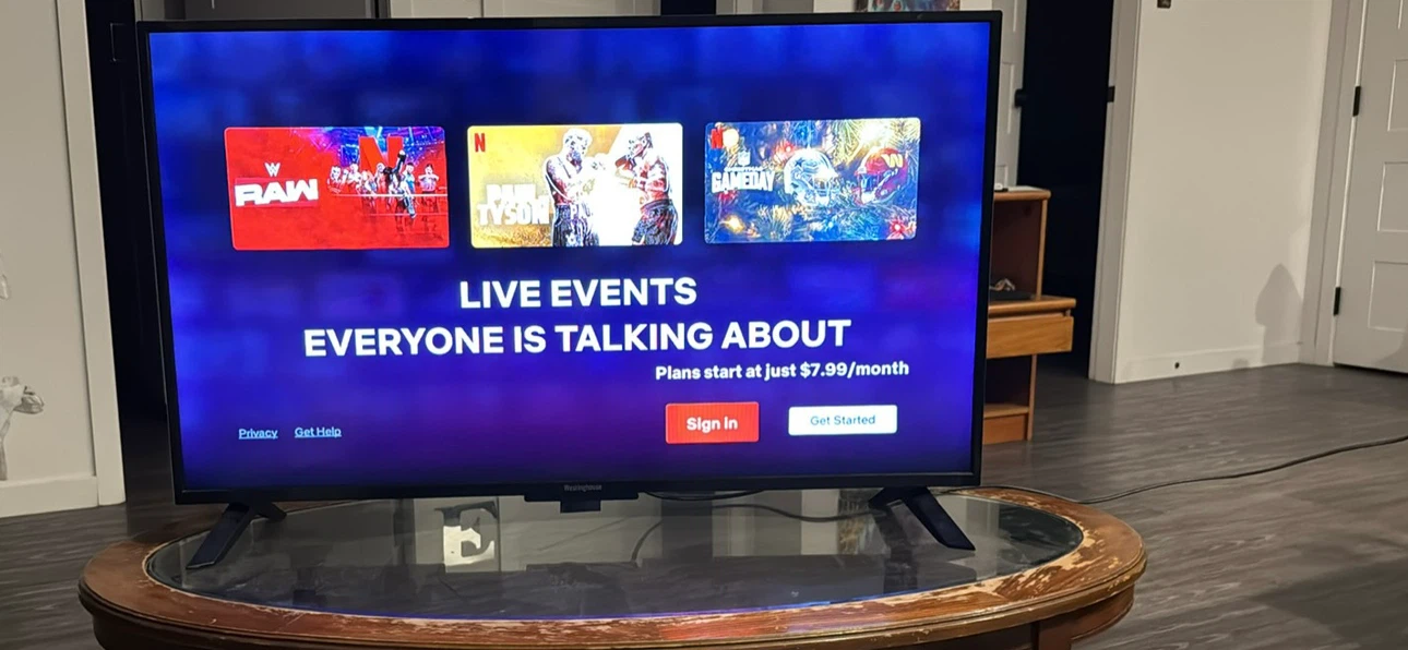 40-inch Smart TV - photo 2