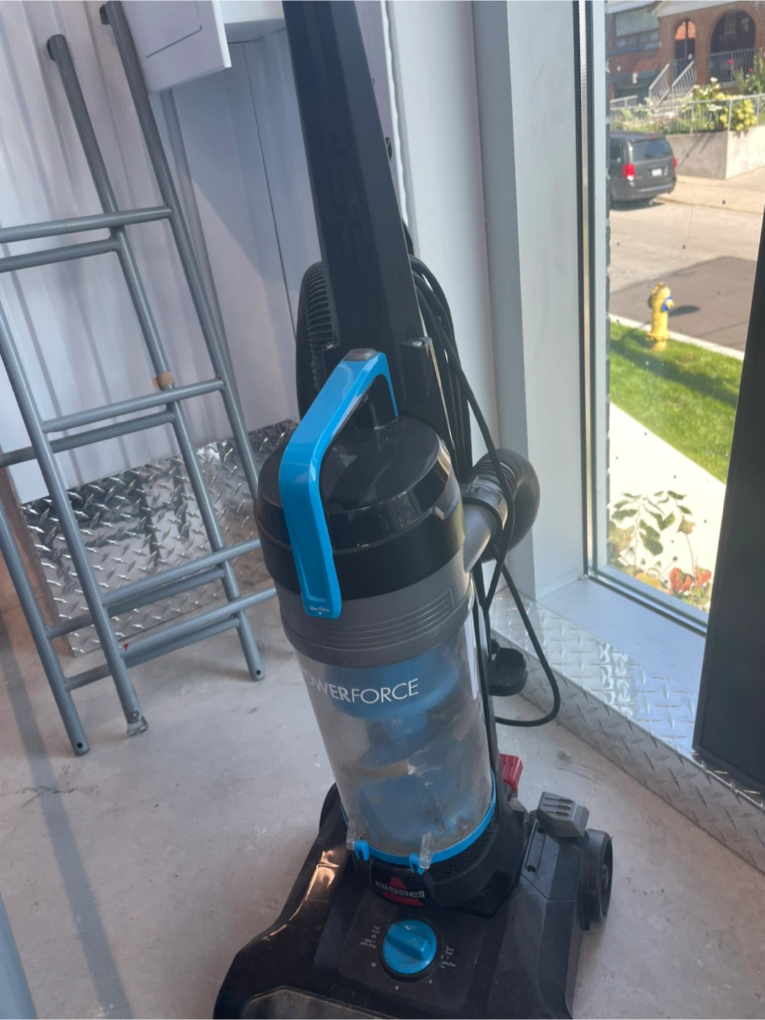 Bissell PowerForce Bagless Upright Vacuum - photo 2