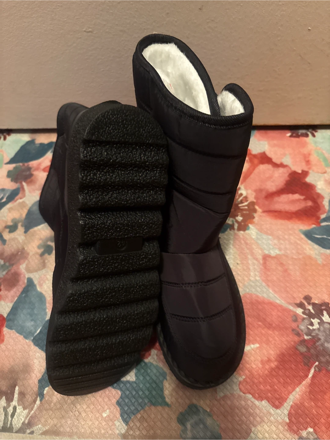 Black winter boots - photo 2