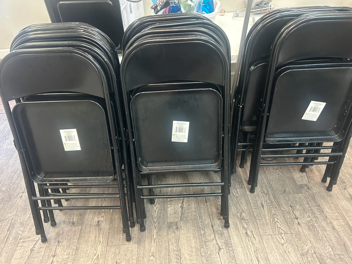 Black Metal Folding Chairs - photo 3