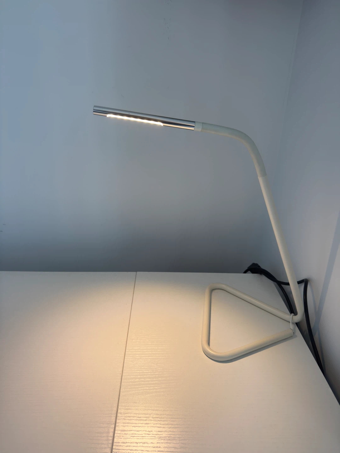 Minimalist Gooseneck LED Desk Lamp