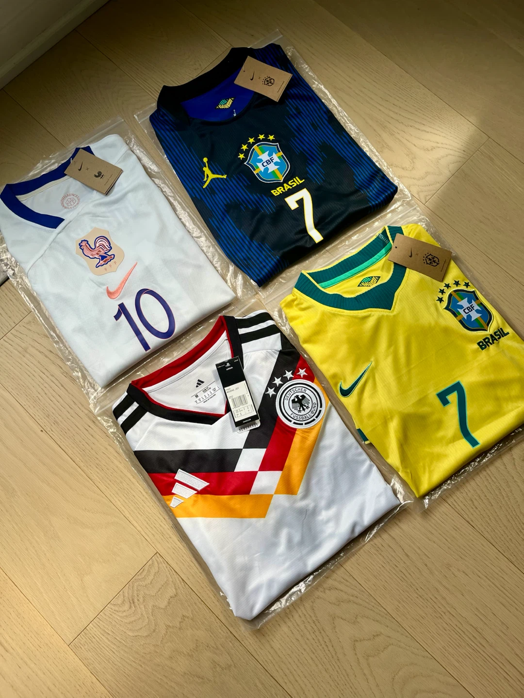 Football/ Soccer Jerseys - photo 5
