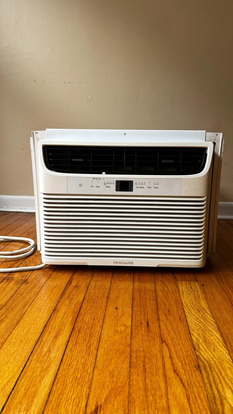 Air Conditioner - Frigidaire FFRA122WAE