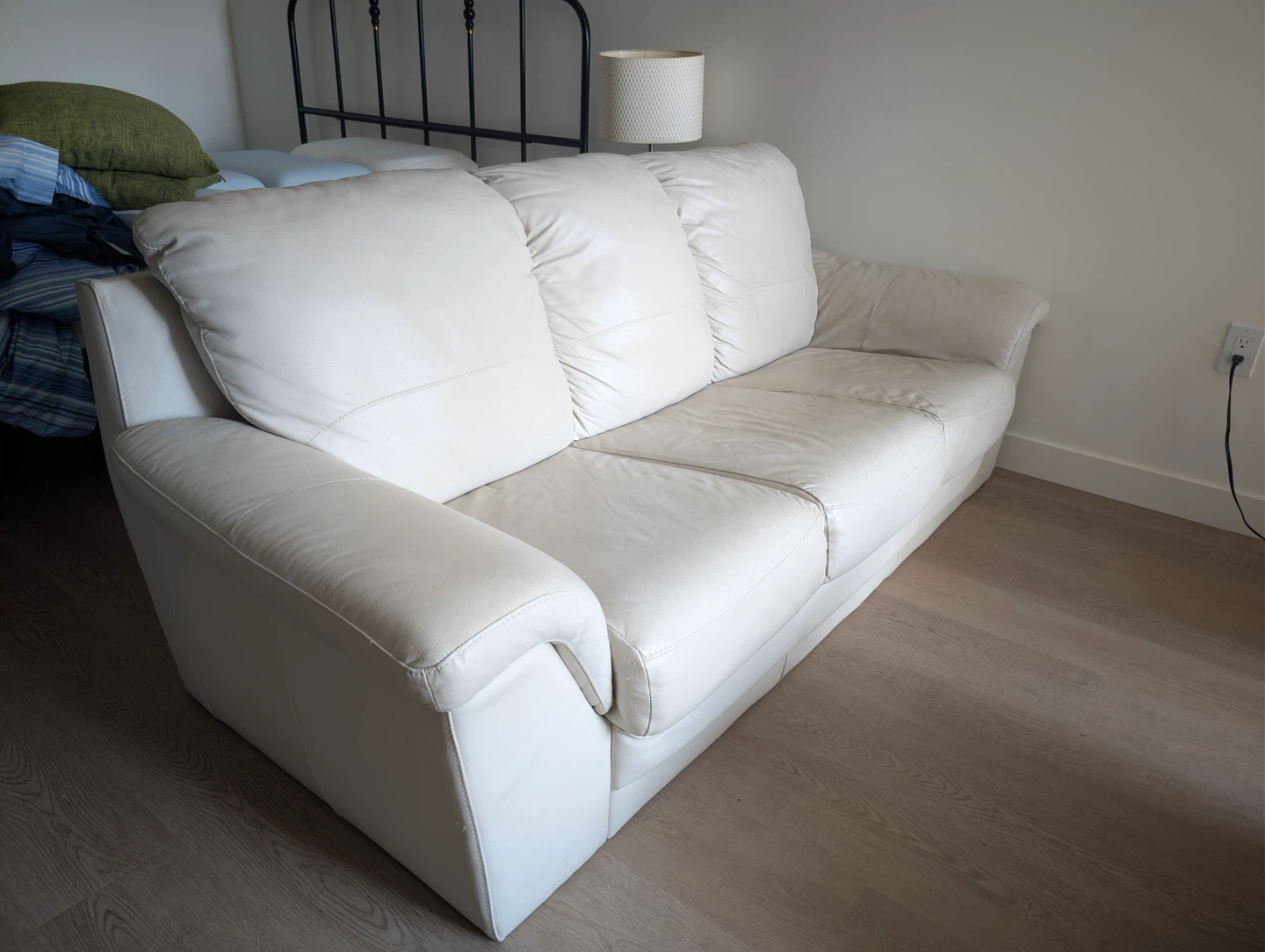 White Leather Three-Seater Sofa - photo 2