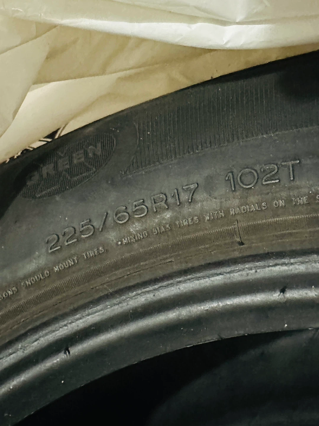 225/65/17 Michelin tires - photo 3