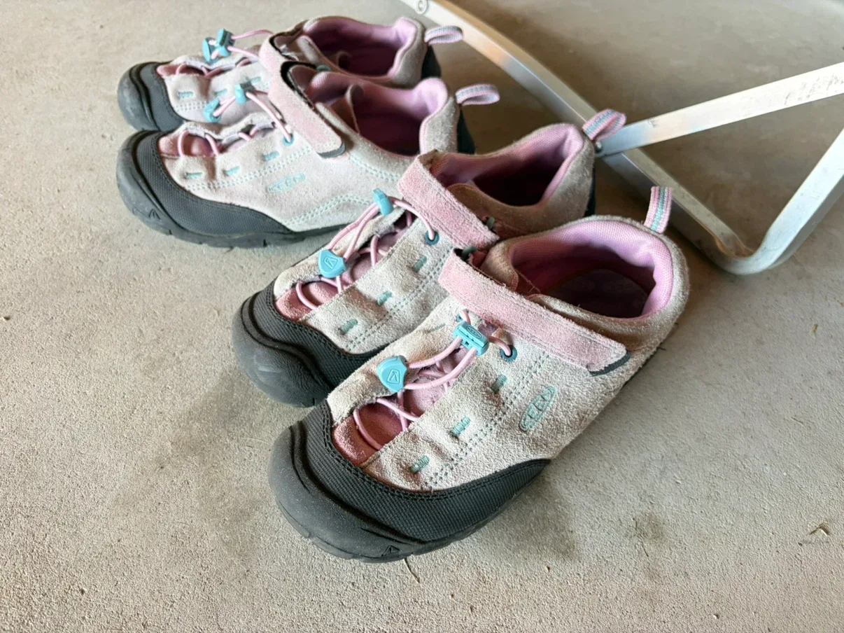 Keen Kids Shoes 210mm size - photo 2