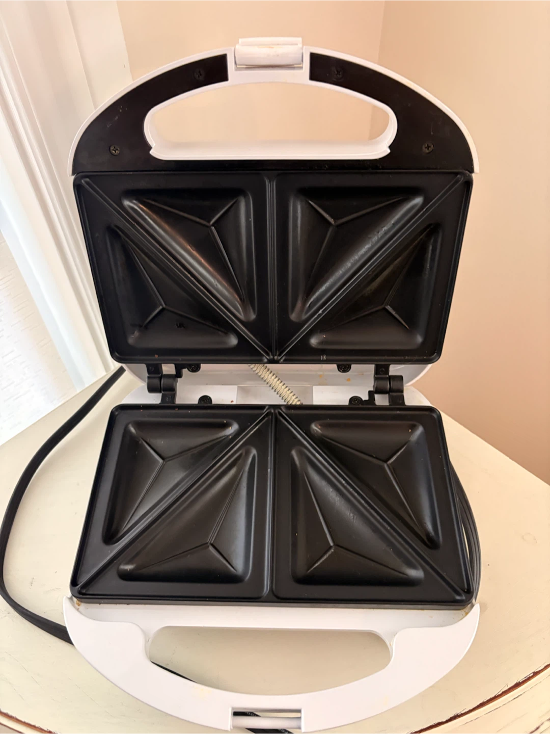 Sandwich maker/Meal maker small appliance