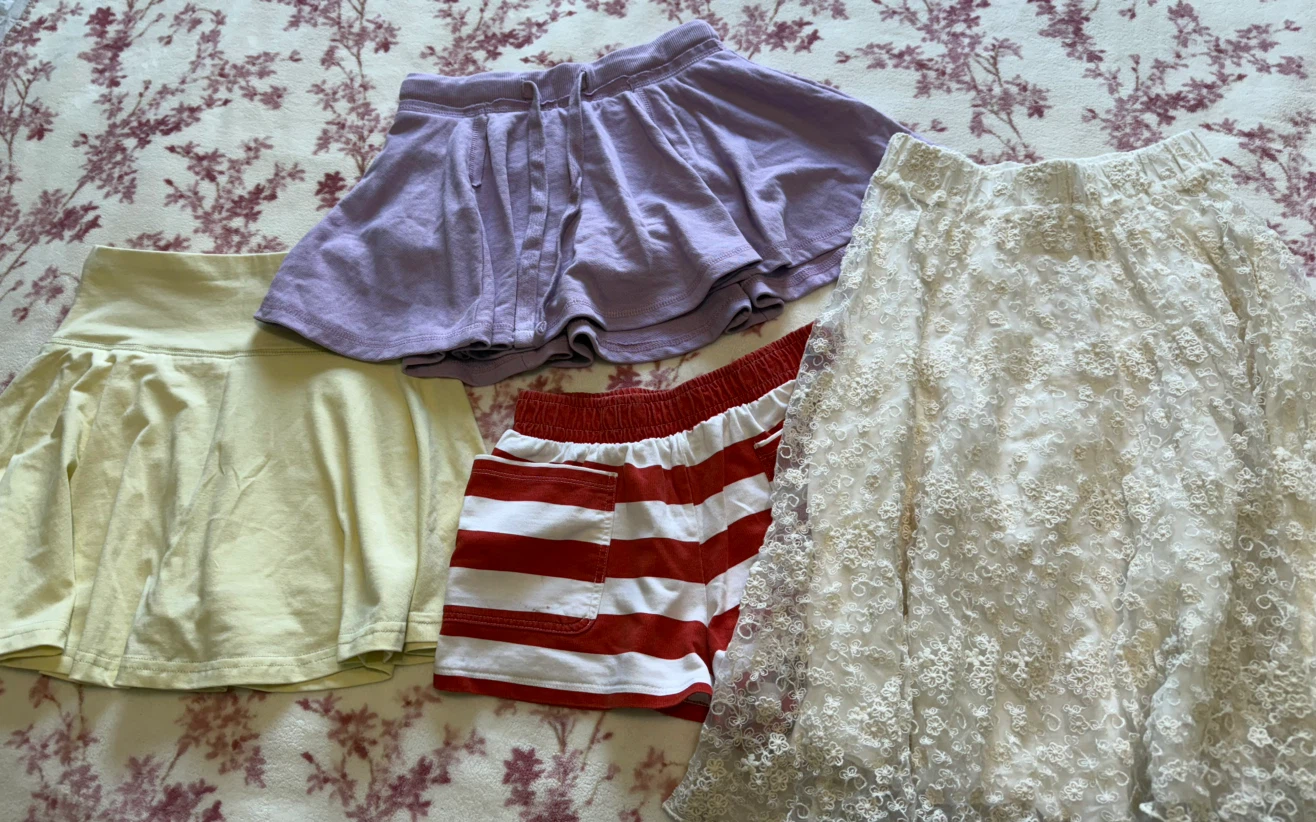 Assorted girls Clothing Bundle - photo 4