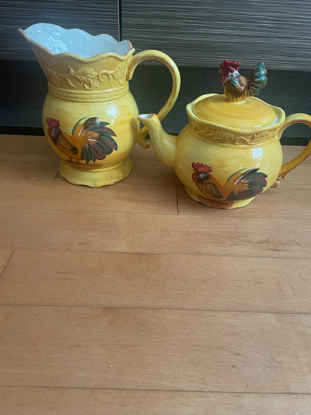 Tuscan Rooster Pitcher and Teapot Set