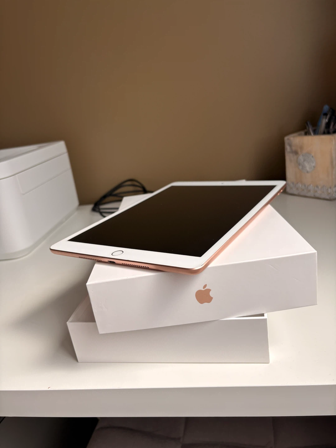 Apple iPad Rose Gold 7th Generation - photo 3