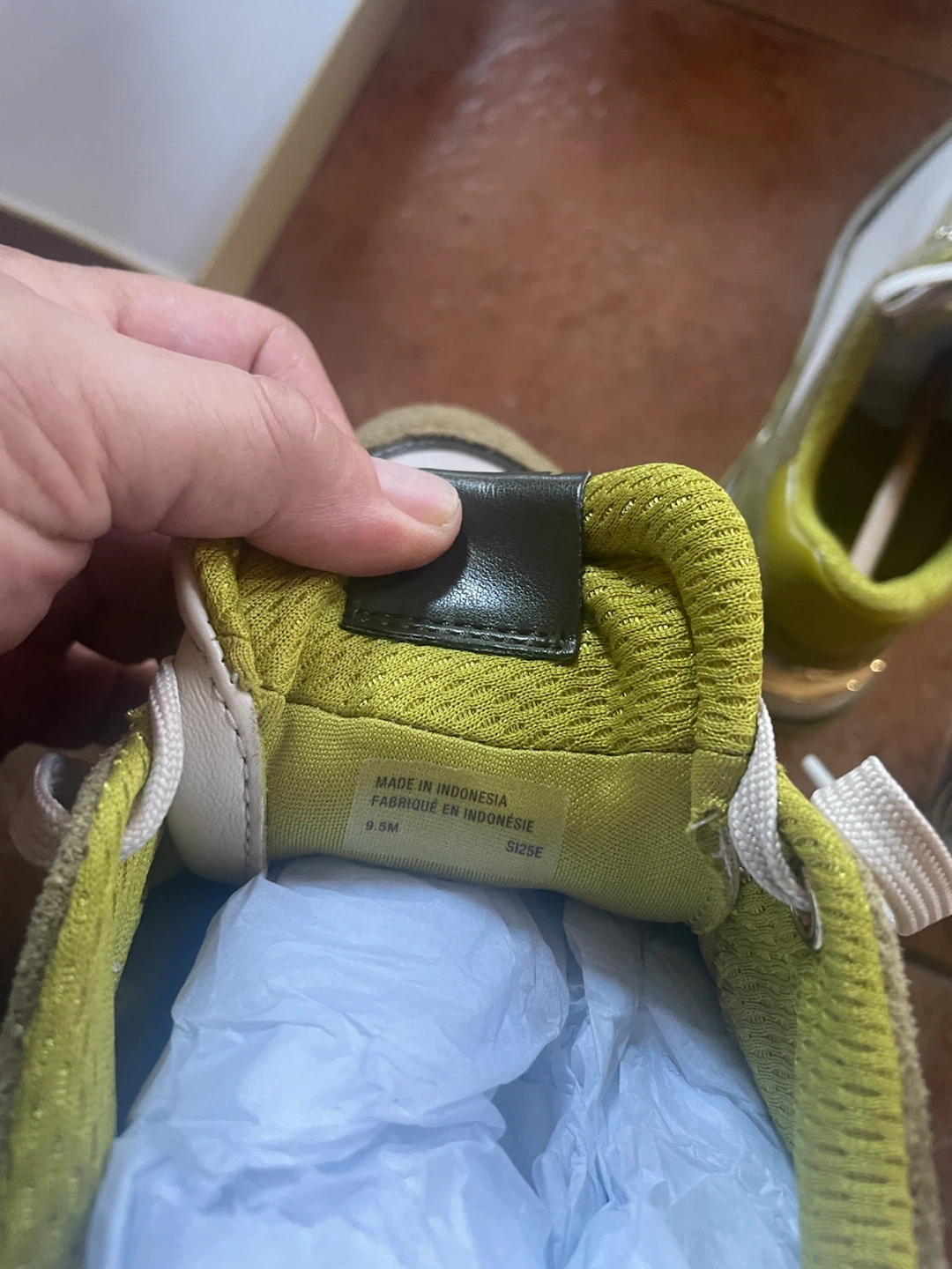 Michael Kors Sneakers Size 9.5M - photo 2