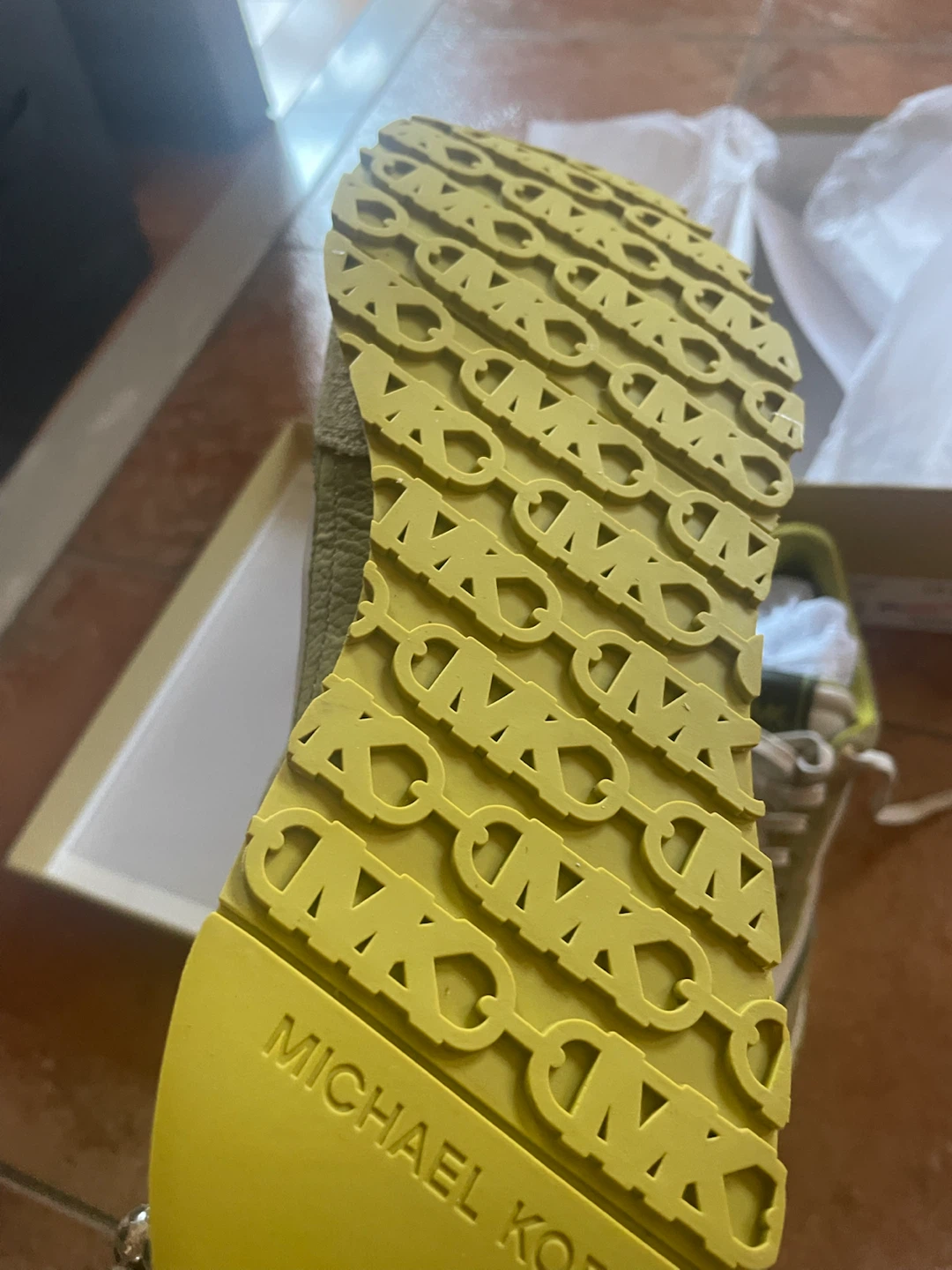 Michael Kors Sneakers Size 9.5M - photo 3