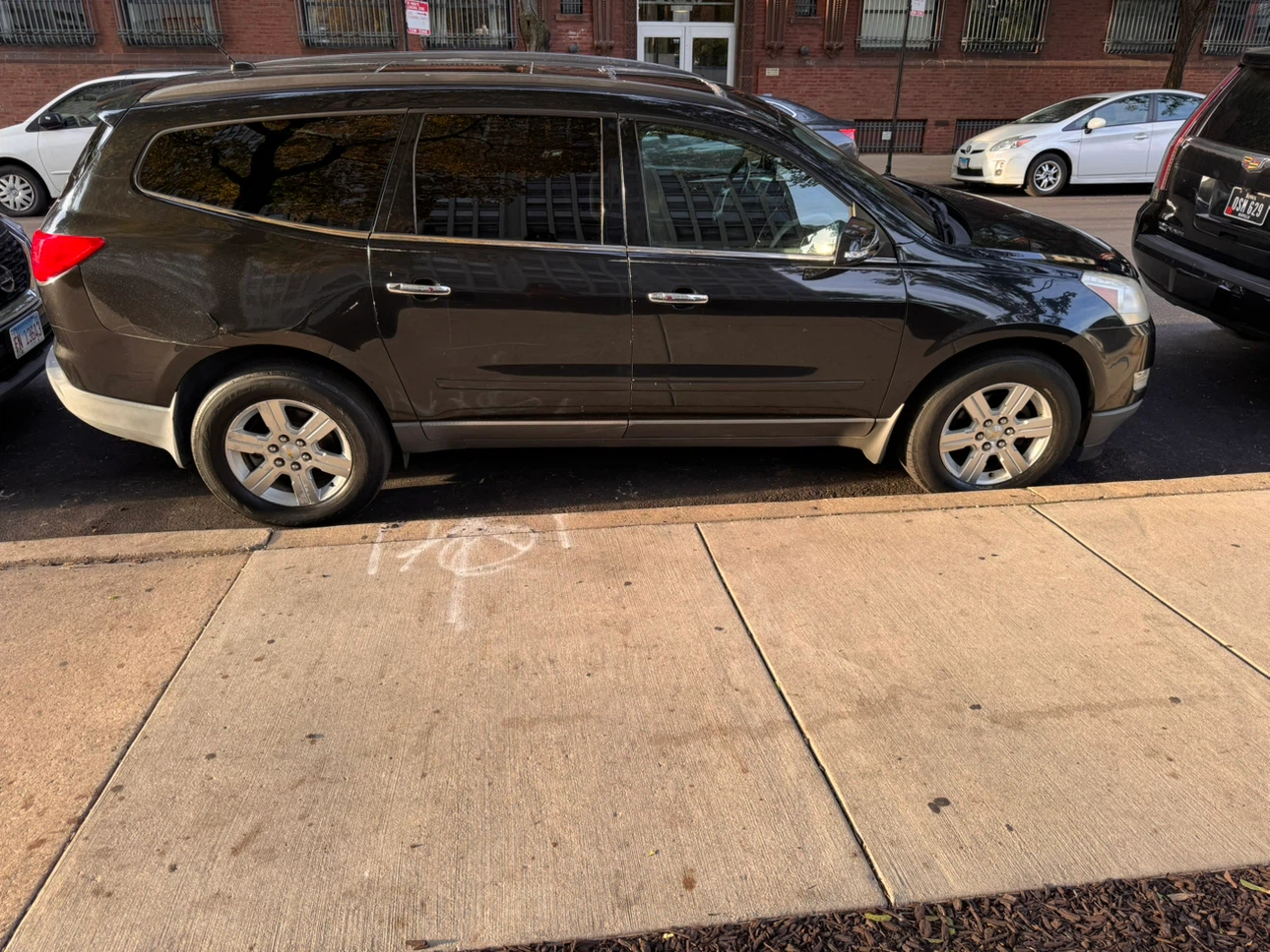 2011 CHEVY TRAVERSE LT 125k - photo 2
