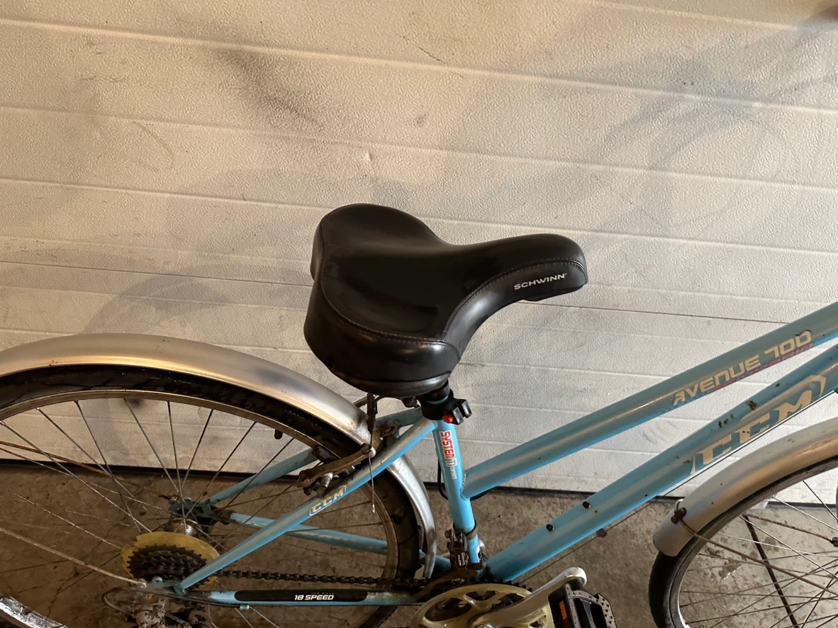 CCM Avenue 100 FS Hybrid Bicycle - photo 3