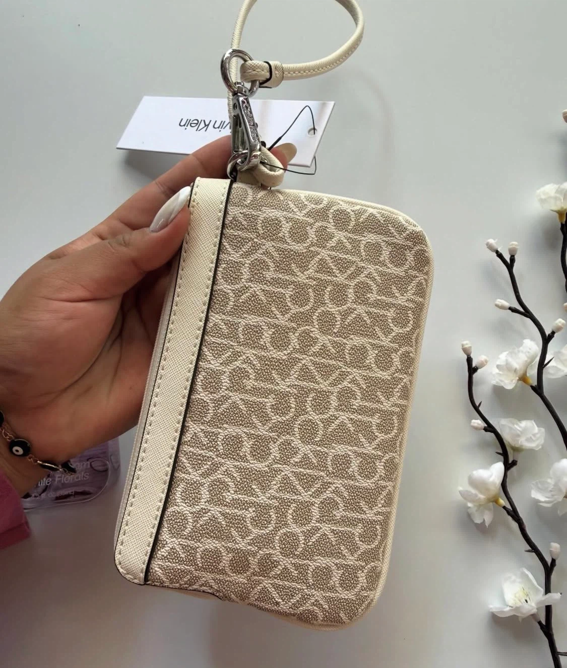 Calvin Klein wristlet clutch - photo 5