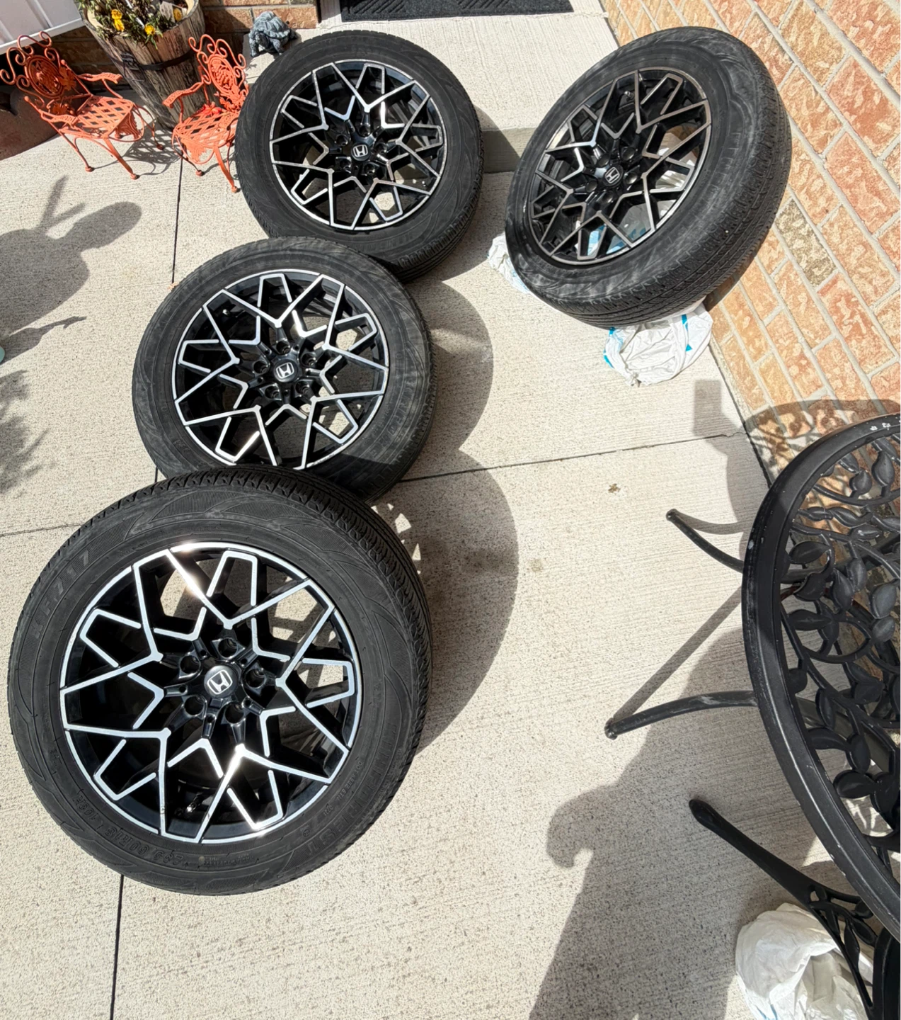 Honda 18-inch Alloy Wheels an winters 235-60R18
