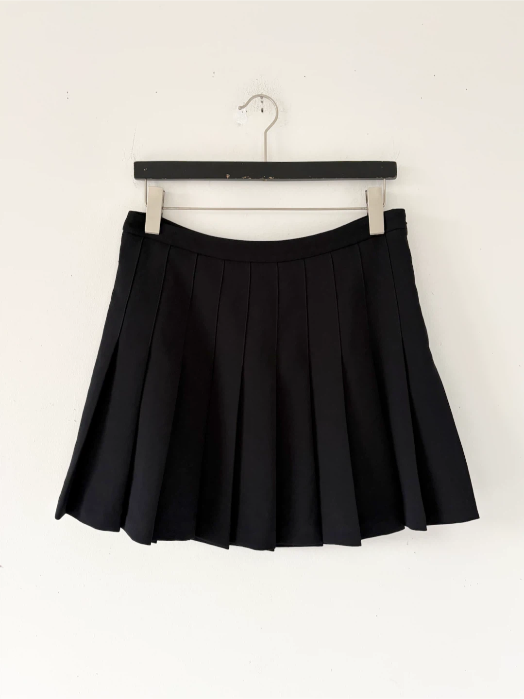 Aritzia Wilfred Pleated Mini Skirt