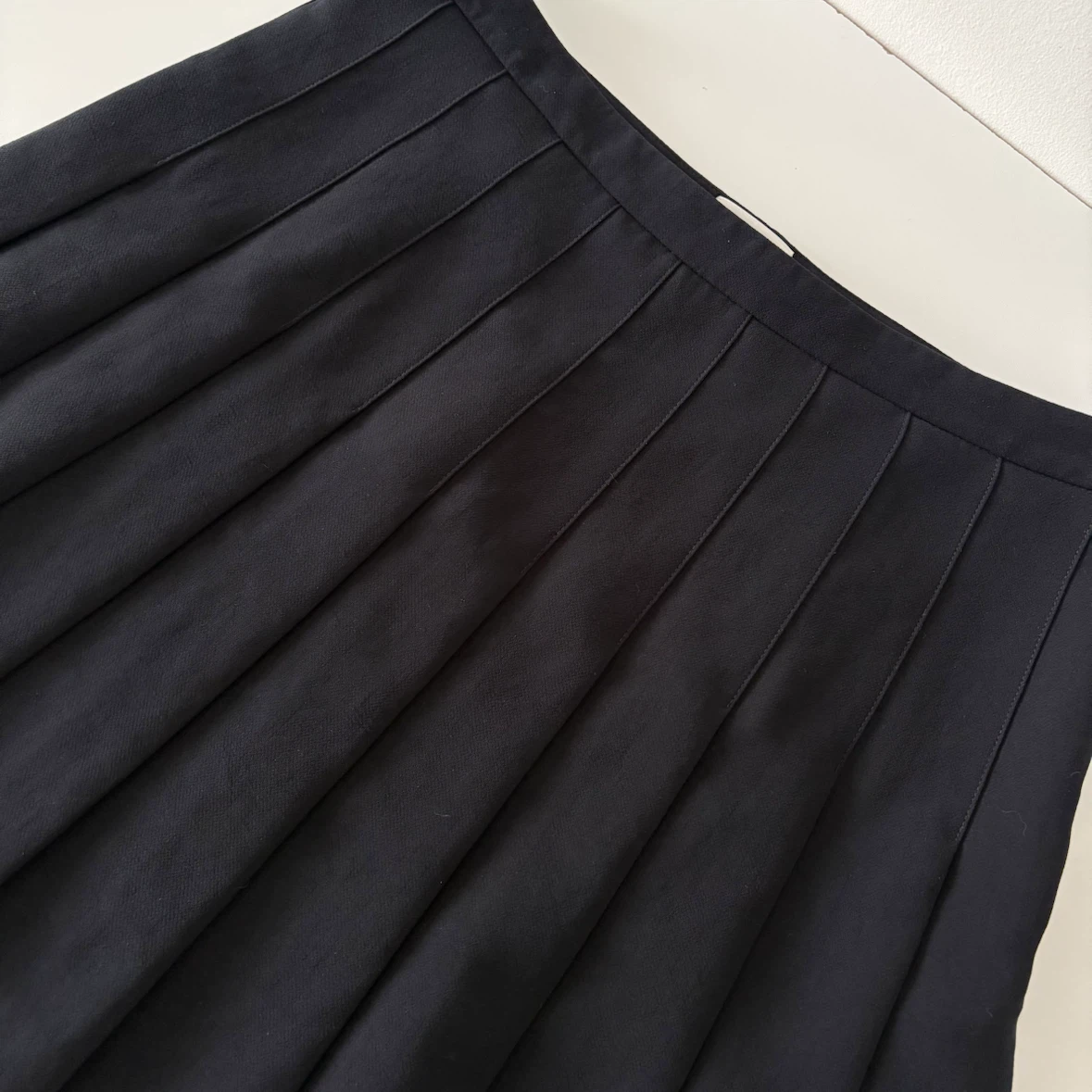 Aritzia Wilfred Pleated Mini Skirt - photo 4