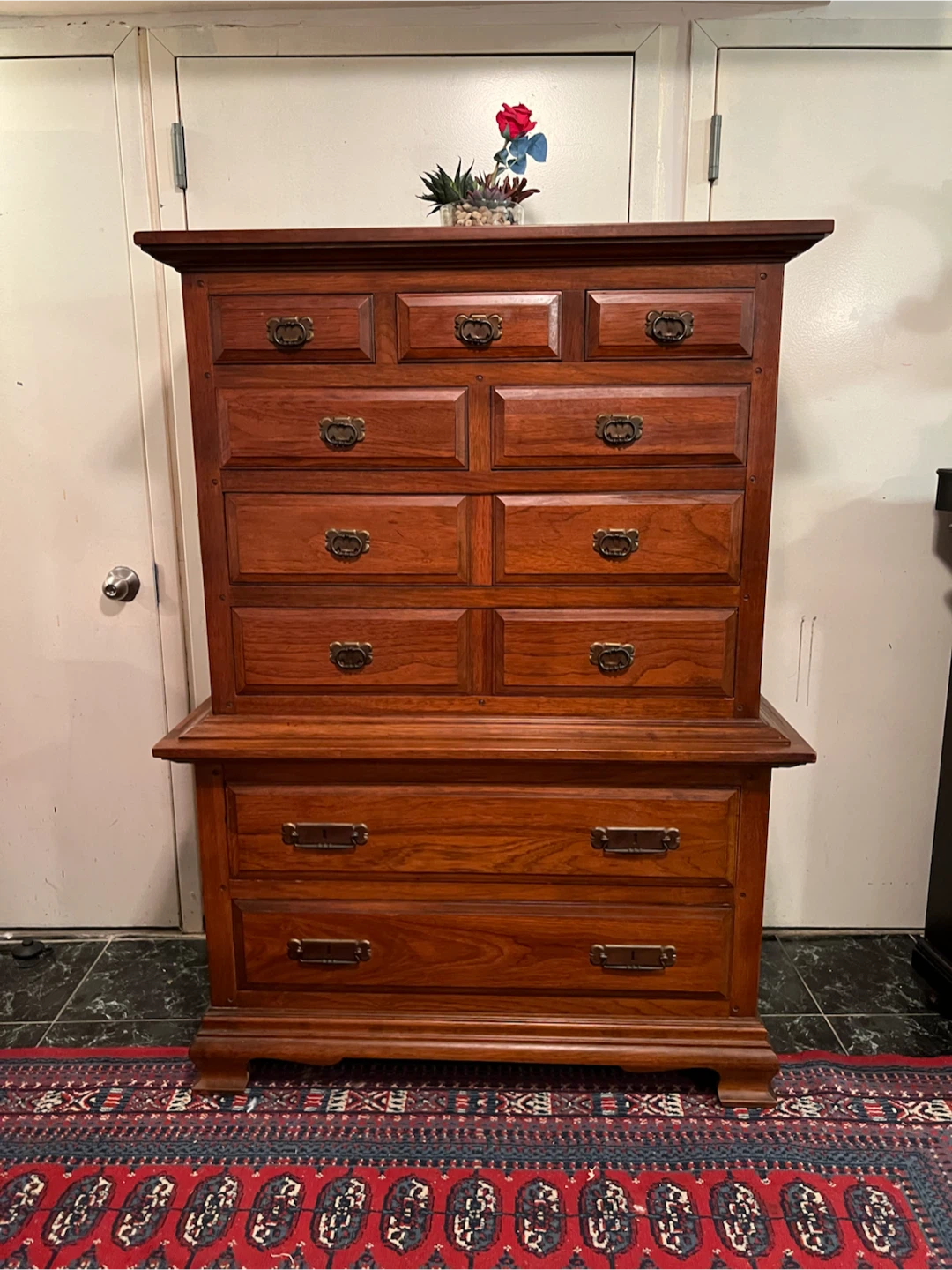 Vintage Bedroom Set (Chest, Dresser & Mirror) - Delivery Extra - photo 2