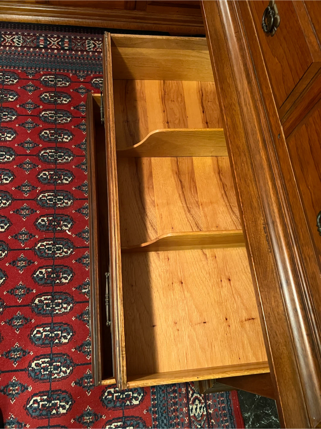 Vintage Bedroom Set (Chest, Dresser & Mirror) - Delivery Extra - photo 5