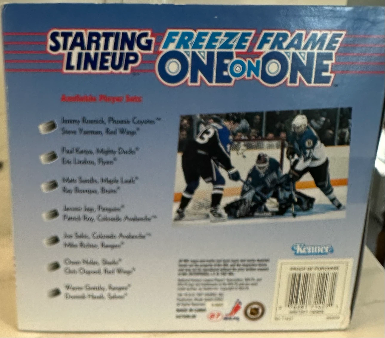 Starting Lineup Freeze Frame One-on-One Gretzky & Hasek - photo 3