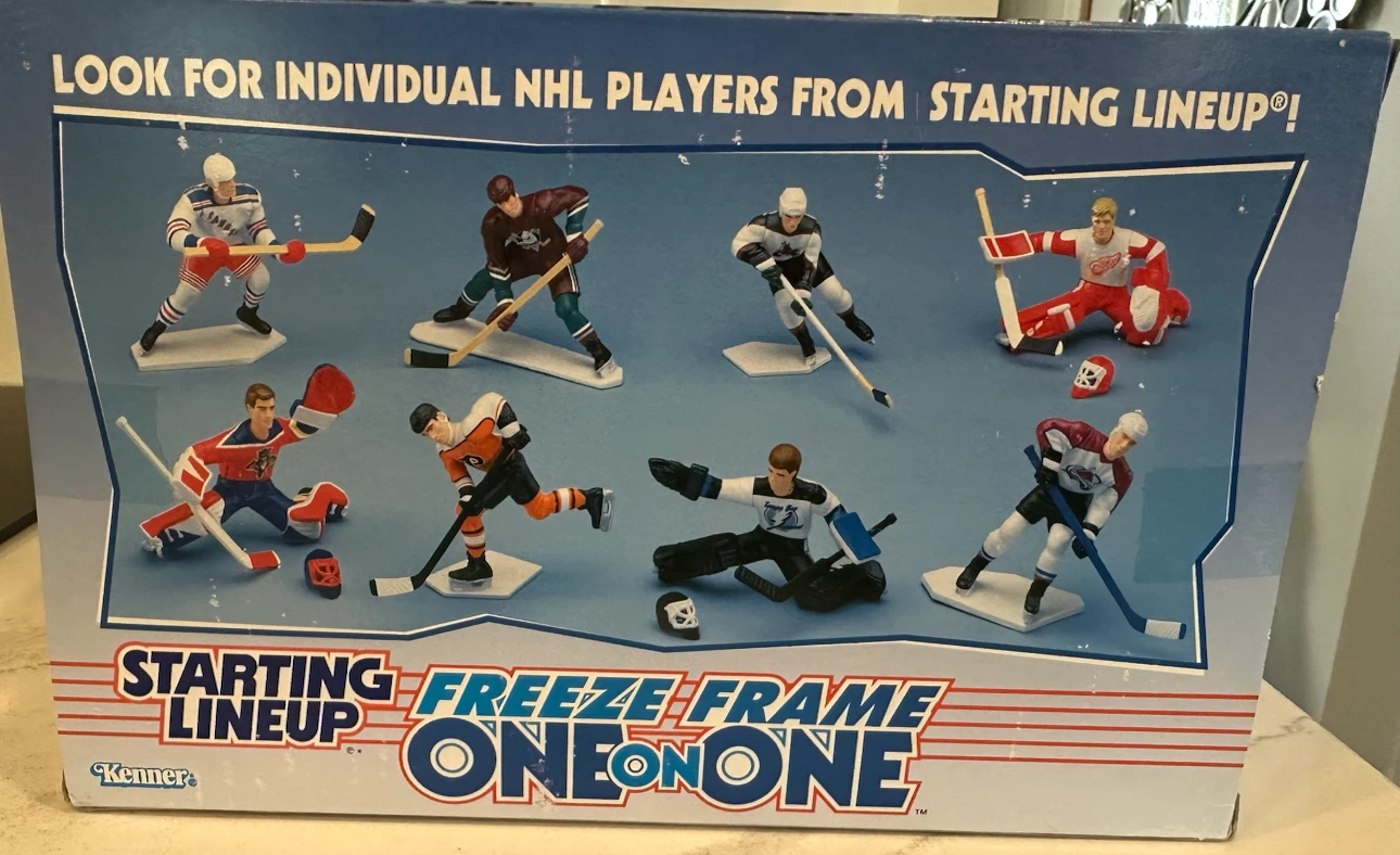 Starting Lineup Freeze Frame One-on-One Gretzky & Hasek - photo 4
