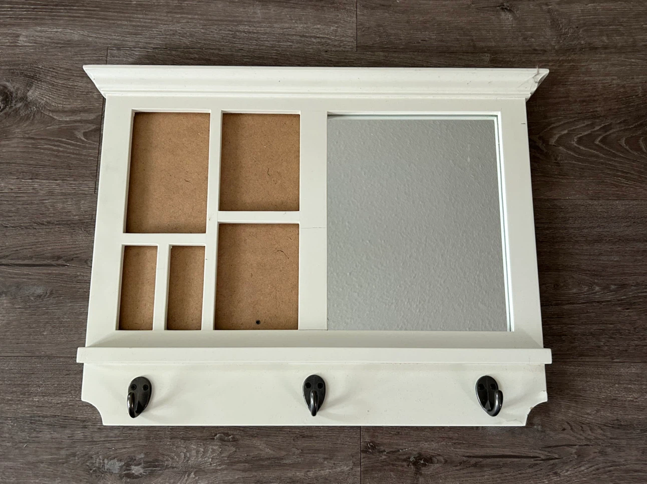 Off White Wall-Mounted Entryway Key Holder with Mirror