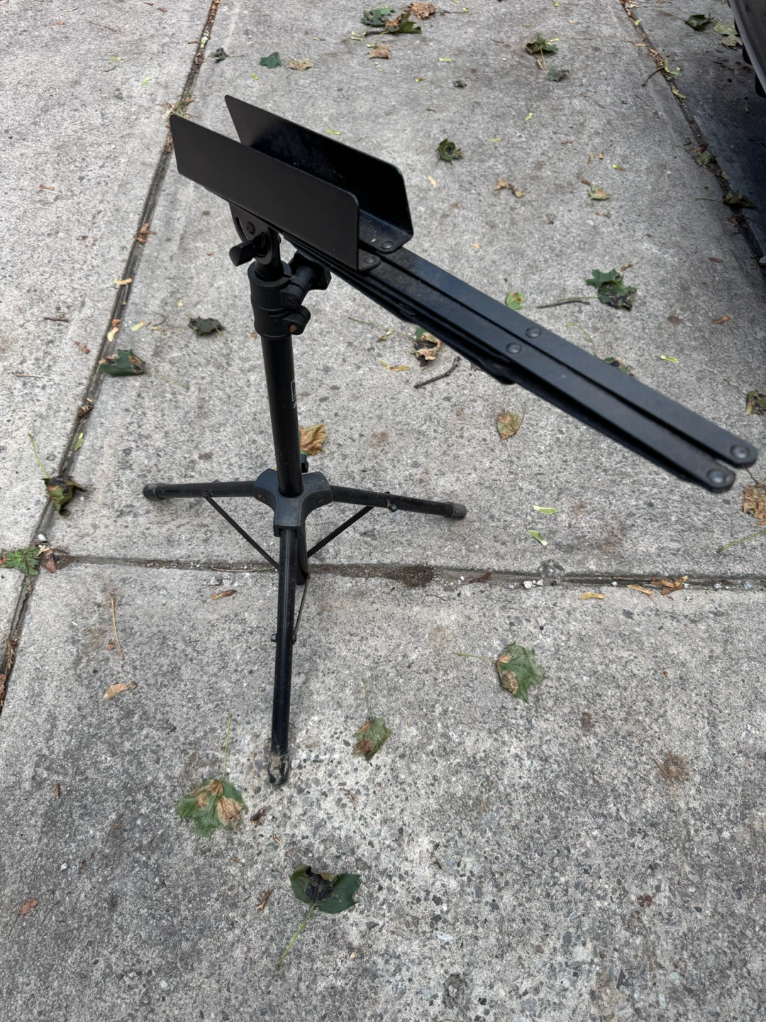 Yorkville BS321 Tripod Speaker Stand