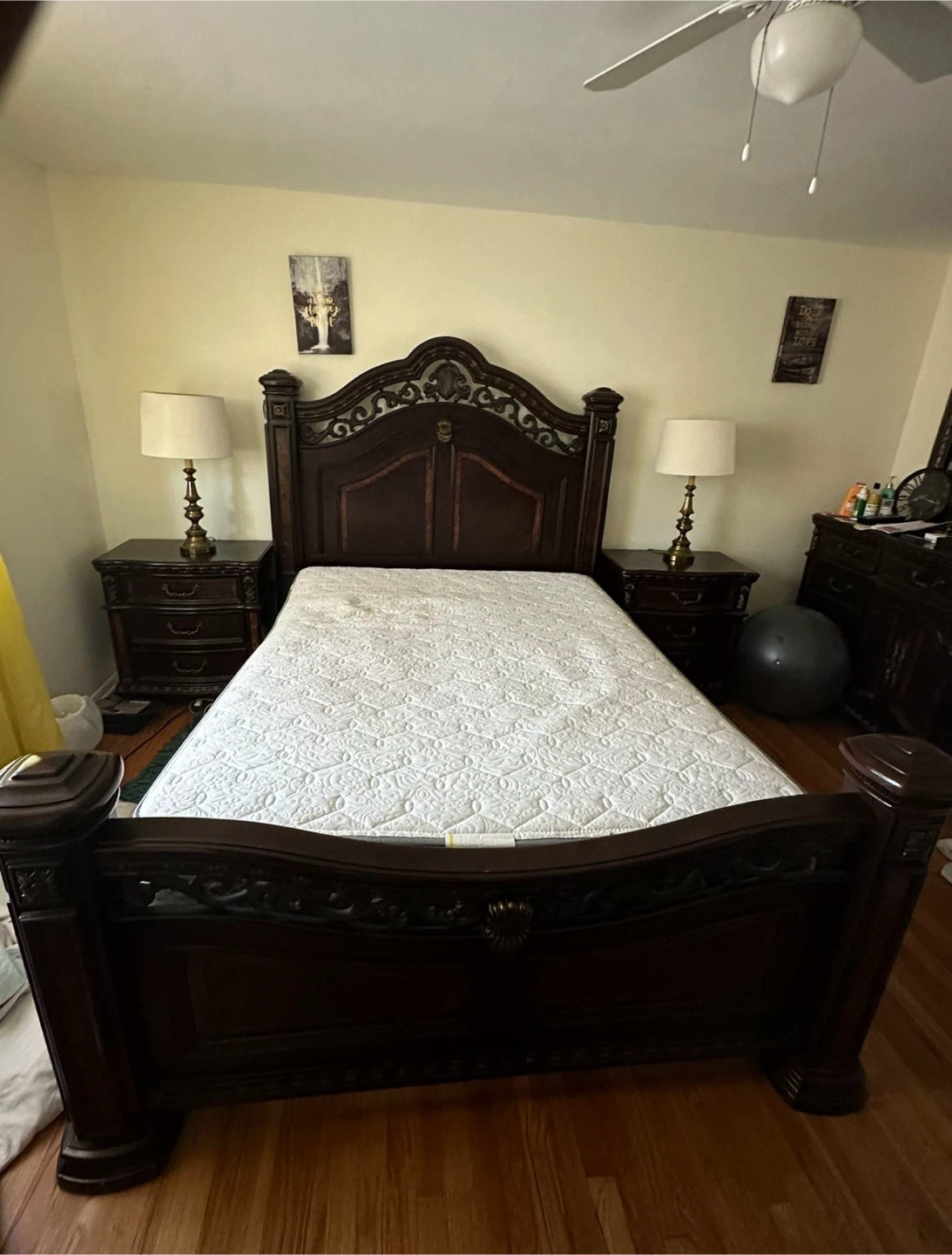 Traditional Wood Bedroom Set - photo 2