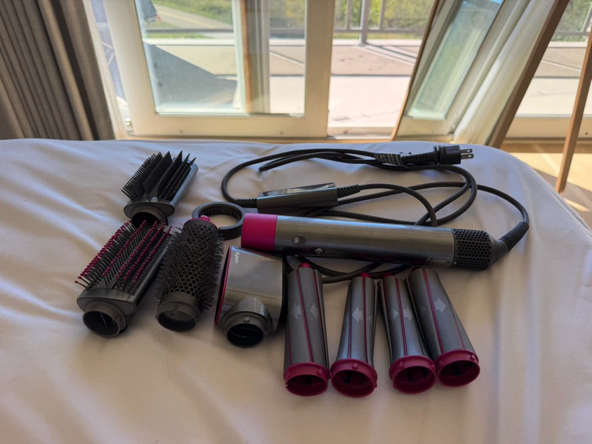 Dyson Airwrap Multi-Styler with Storage Case - photo 5