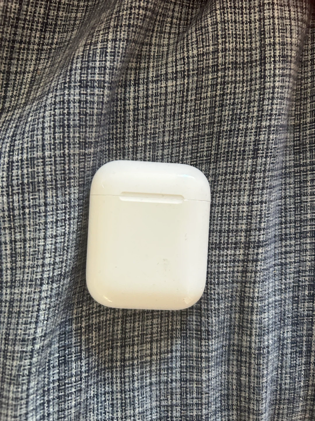 AirPods with Charging Case Right Side Doesn’t Work