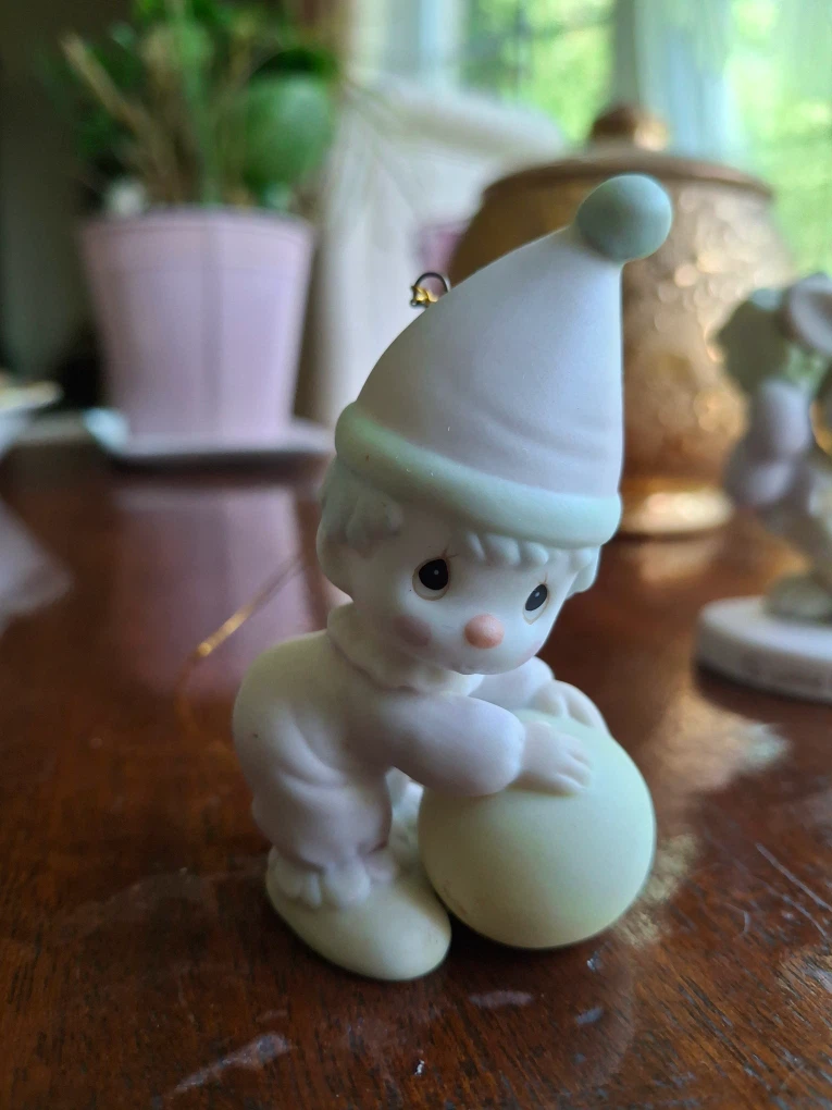 Small vintage Precious Moments (priced per item) - photo 2