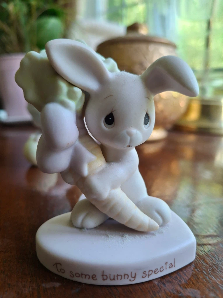 Small vintage Precious Moments (priced per item) - photo 4